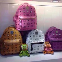 MCM经典六钉双肩包 真皮 柳钉 多色可选