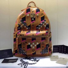 国际新款MCM 彩虹M钉 土黄小号女士背包 进口牛皮双肩包