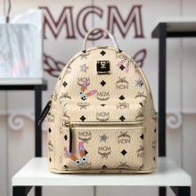 MCM新款 幻想兔双肩背包 时尚个性通体饰有色彩缤纷的幻想兔图案 米白