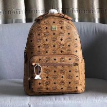 MCM2020新款 Stark Visetos双肩背包 造型圆润 压凹图案