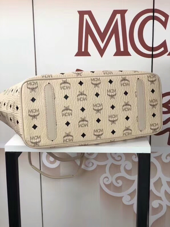MCM2018新款 Mille幻想兔子母购物袋 颜色多彩的幻想兔图案 ykk拉链 铜牌独立编码 米白