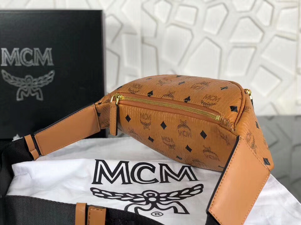MCM韩国官网 2018专柜新款腰包 内里帆布材质耐用有型 土黄