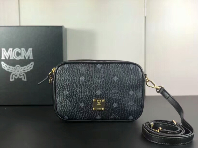 MCM新款相机包 选用Visetos印花涂层面料 精制而成 原单五金logo 黑色