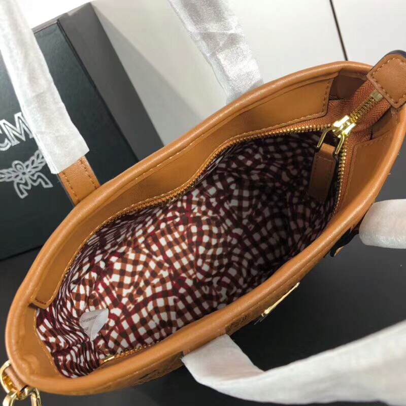 MCM包包批发 ANYA mini购物袋 多变的迷你 旅行的理想选择 土黄