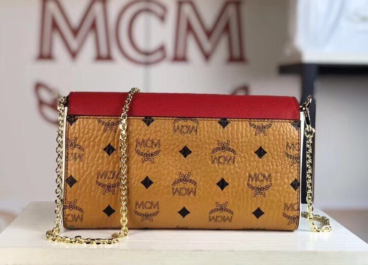 MCM Mille系列双皮盖链条包 翻盖设计 经典Visetos图案材质组合及色块皮革 土黄拼大红
