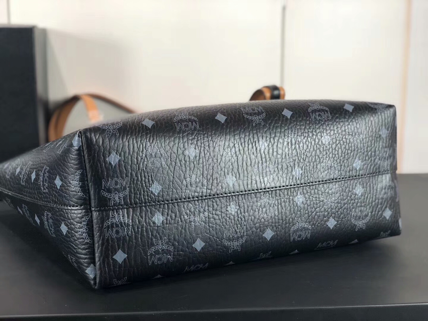 MCM2019新品 Anya Visetos顶部拉链购物袋 原单材质 高端品质 精美手工 黑色