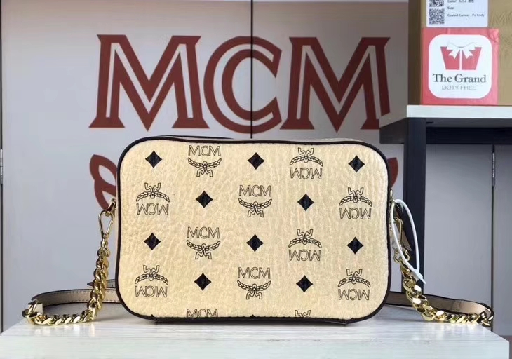 MCM Original相机包（米白）经典Visetos印花涂层料配牛皮 曲线利落的相机包