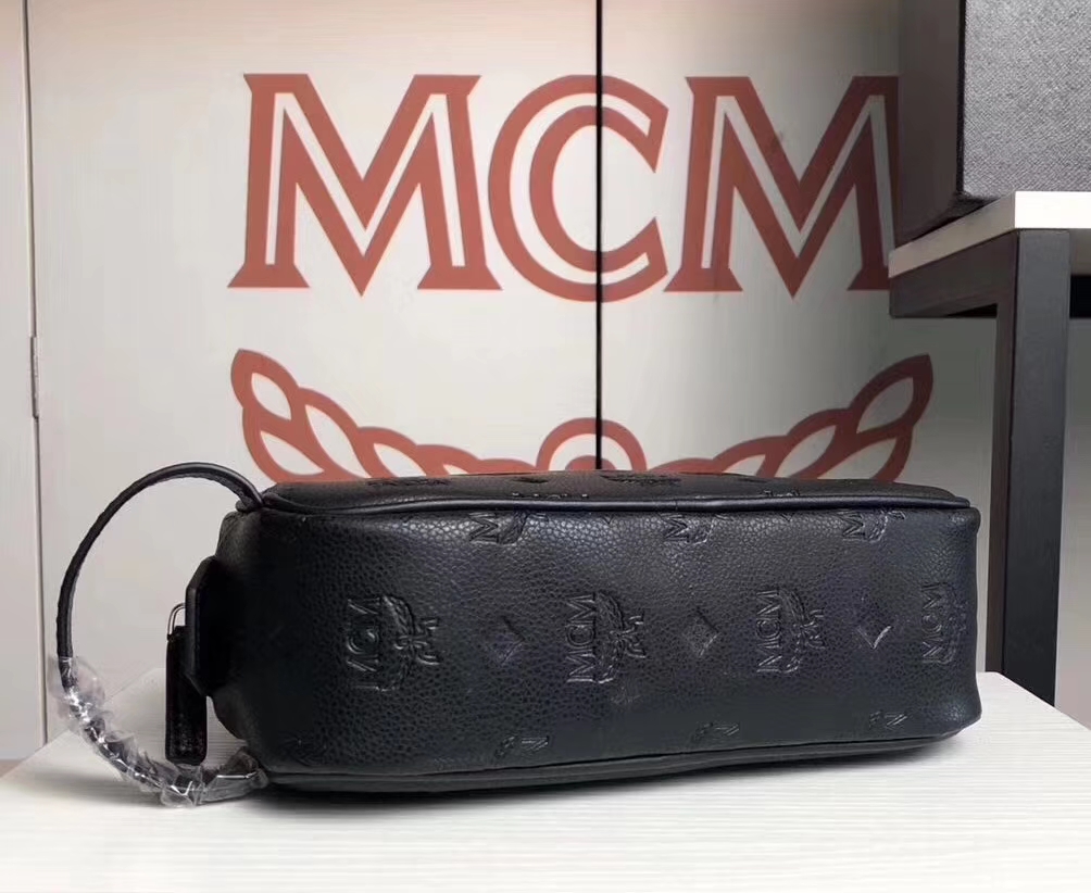 MCM 秋冬新款 牛皮压纹（黑色）相机包/斜挎单肩包/可手提  独特简约百搭款