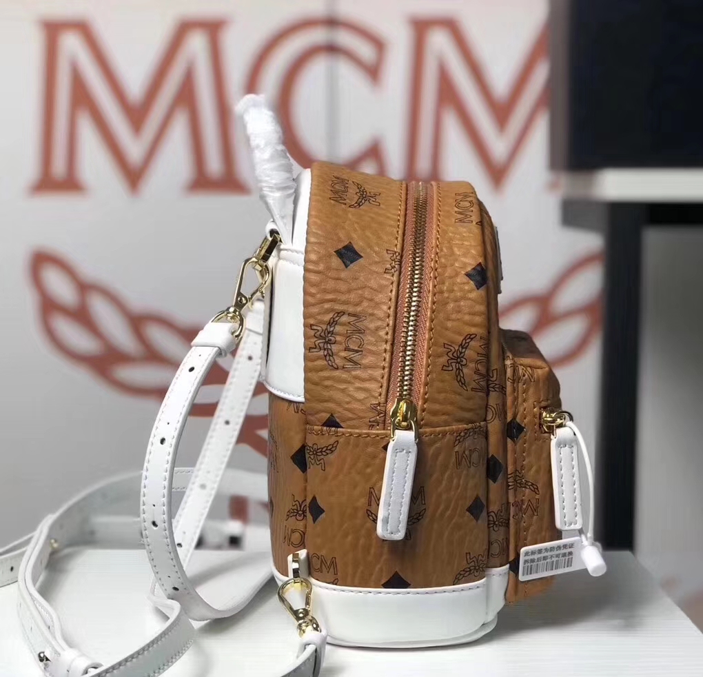 MCM 秋冬新款 x-mini 拼色双肩包（土黄/白色）可斜挎/单肩背/双肩背 简约上身百搭款