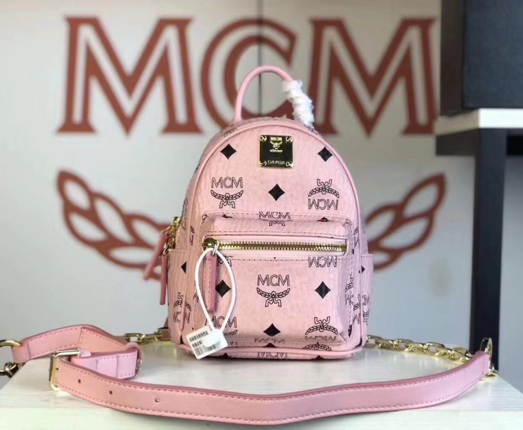 MCM 2019 新款 Essential X-mini 单肩/斜挎包（冰激凌粉）采用 MCM标志性Visetos印花设计 配有多功能肩带 可斜挎或手拎使用