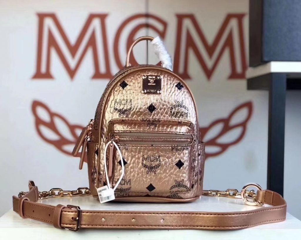 MCM 2019 新款 Essential X-mini 单肩/斜挎包（香槟金）采用 MCM标志性Visetos印花设计 配有多功能肩带 可斜挎或手拎使用