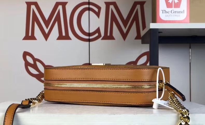 MCM Original相机包（冰淇淋粉）经典Visetos印花涂层料配牛皮 曲线利落的相机包
