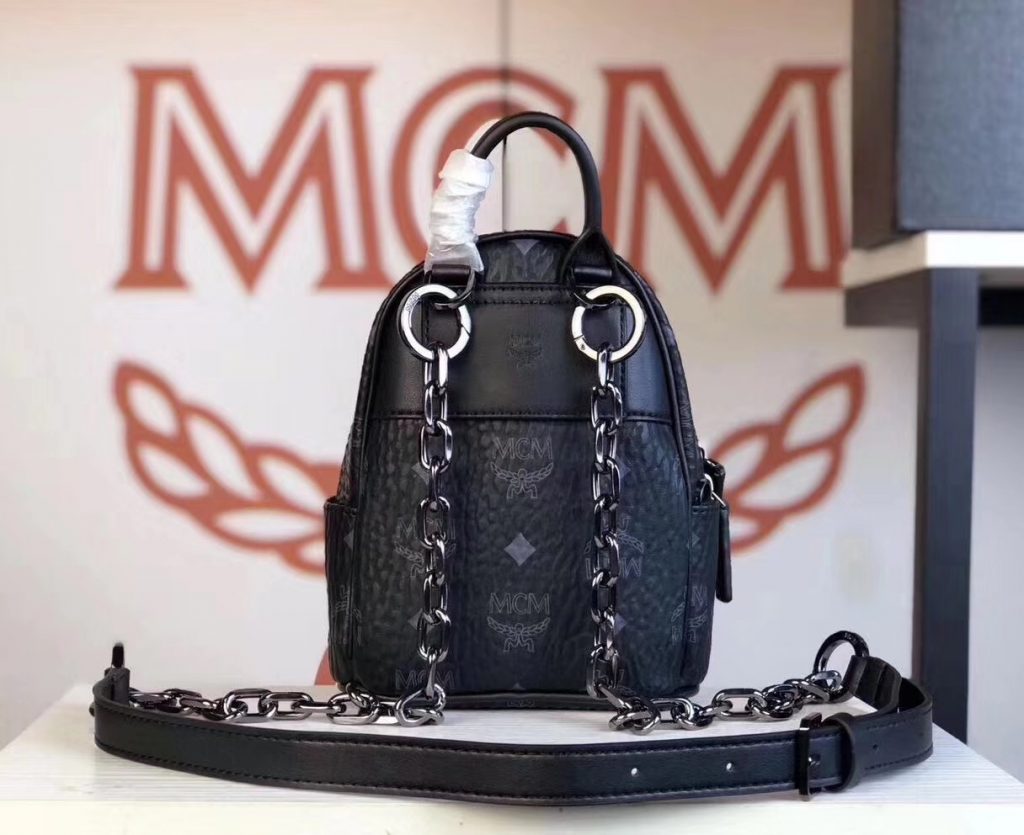 MCM 2019 新款 Essential X-mini 单肩/斜挎包（黑色）采用 MCM标志性Visetos印花设计 配有多功能肩带 可斜挎或手拎使用