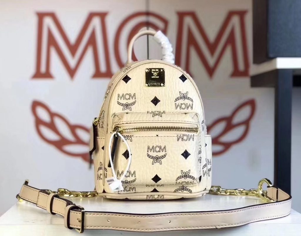 MCM 2019 新款 Essential X-mini 单肩/斜挎包（米白）采用 MCM标志性Visetos印花设计 配有多功能肩带 可斜挎或手拎使用