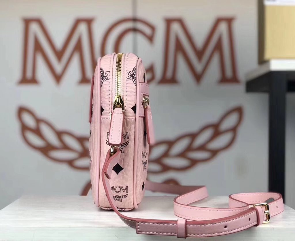 MCM 新款 x-mini 斜挎包（冰激凌粉）经典Visetos 印花 男女通用款