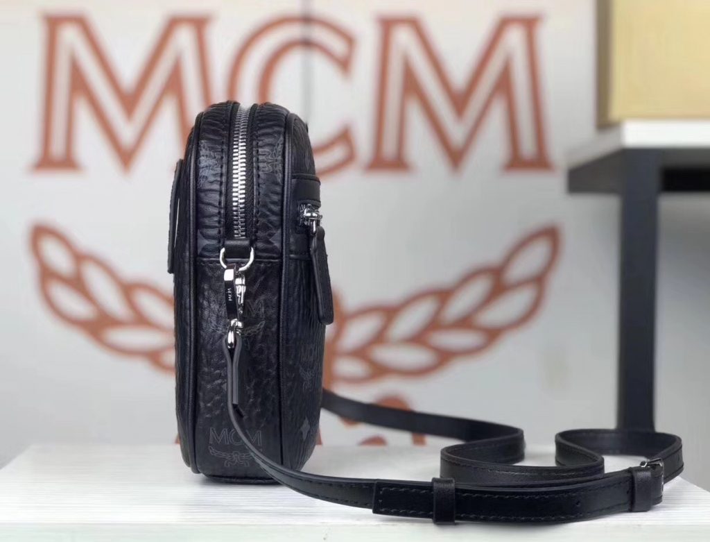 MCM 新款 x-mini 斜挎包（黑色）经典Visetos 印花 男女通用款