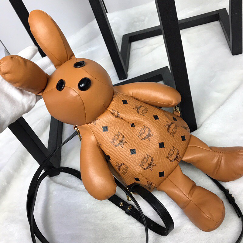 【￥390】MCM官网 吉祥物小兔子双肩背包  Visetos印花涂层帆布制作